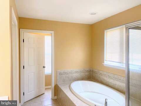 172 S SAVANNA DRIVE, POTTSTOWN, PA 19465