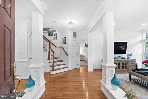 10111 BALLYNAHOWN CIRCLE, FAIRFAX, VA 22030