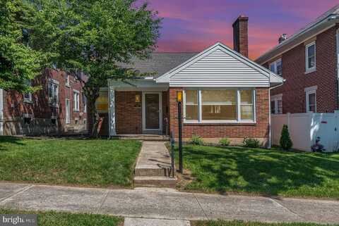 69 W AREBA AVENUE, HERSHEY, PA 17033