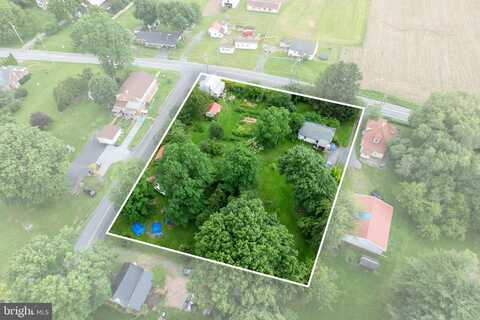 1704 WEAVERTOWN ROAD, DOUGLASSVILLE, PA 19518