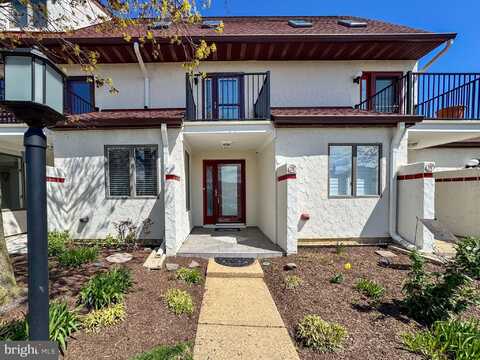 25 QUEEN ELIZABETH COURT, CHESTER, MD 21619