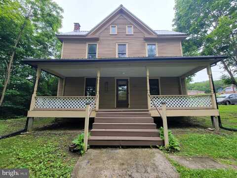 207 W SYCAMORE STREET, SNOW SHOE, PA 16874