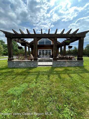 868 County Rt 19, Elizaville, NY 12523