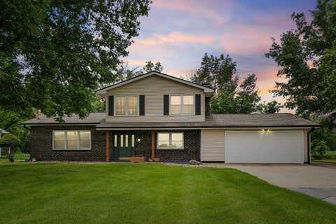 4112 E Shaulis Road, Waterloo, IA 50702