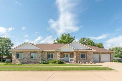 924 Elmridge Drive, Cedar Falls, IA 50613