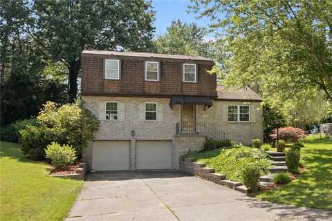 3530 Woodlake Dr, Derry, PA 15101