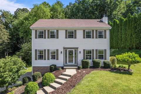135 Bayberry Ln, Cranberry Twp, PA 16066