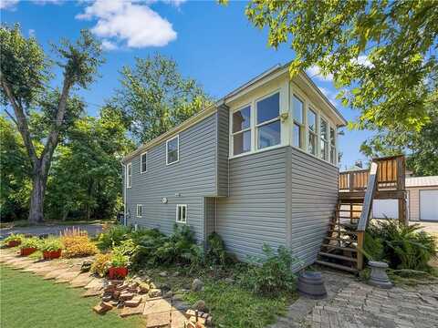 99 Main St, Folstown, PA 15066