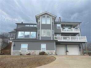 8271 S Lakeshore DR, Rogers, AR 72756