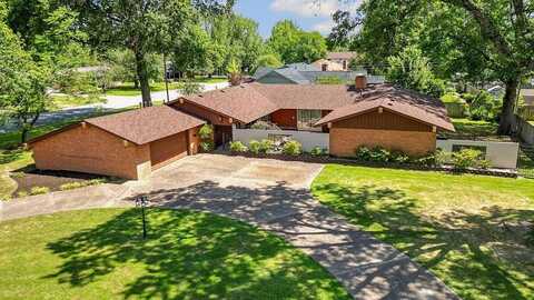 2001 Pin Oak DR, Springdale, AR 72762
