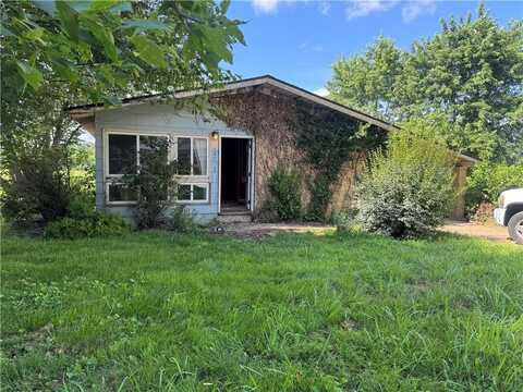 467 Carr CT, Harrison, AR 72601