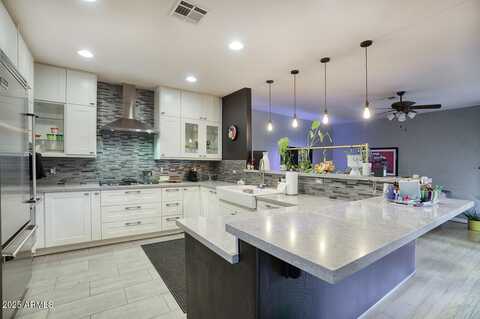 235 W PORTLAND Street, Phoenix, AZ 85003