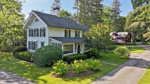 49 Main St, Stockbridge, MA 01262