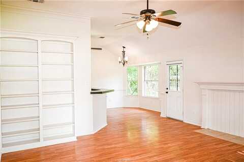 400 Princeton Circle, College Station, TX 77840