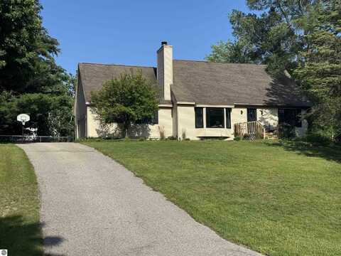 726 HIGHLAND PARK DRIVE, TRAVERSE CITY, MI 49686