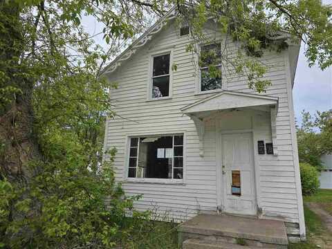 238 BACKUS, CHEBOYGAN, MI 49721