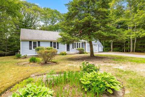 66 CHUCKLES Way, Marstons Mills, MA 02648