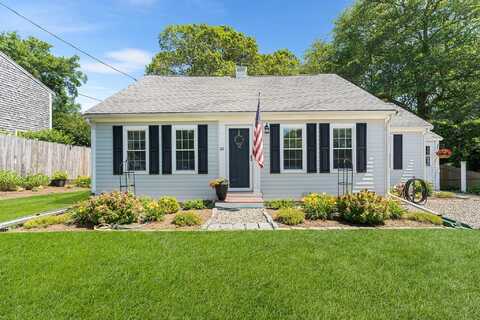 20 Amvets Avenue, Falmouth, MA 02540
