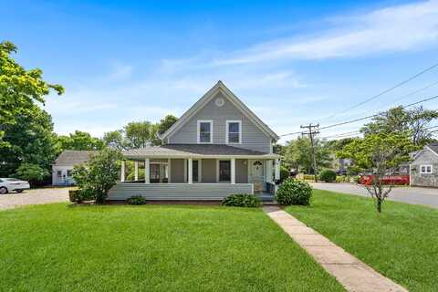 93 Sea Street, Hyannis, MA 02601