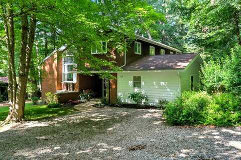 302 E Woodside Drive, Gambier, OH 43022