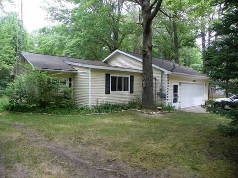 2803 DELL, Harrison, MI 48625