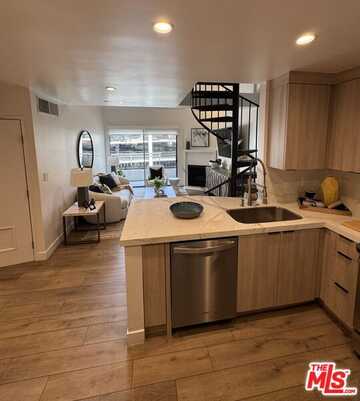 1453 3rd Street Promenade, Santa Monica, CA 90401