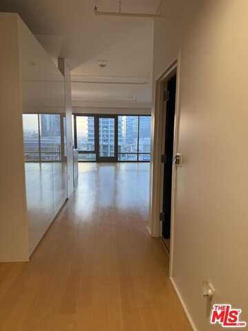 1100 S Hope St, Los Angeles, CA 90015