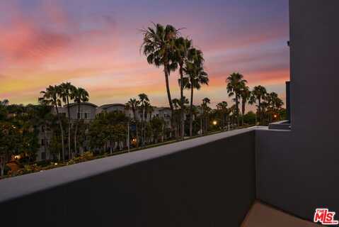 5350 Playa Vista Dr, Playa Vista, CA 90094