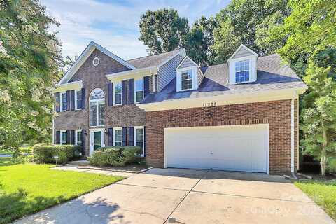 11305 Hunters Landing Drive, Charlotte, NC 28273