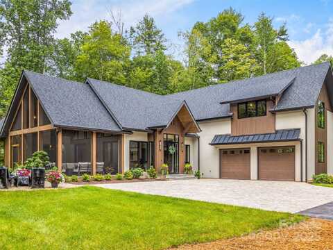216 Shadybrook Trail, Hendersonville, NC 28739