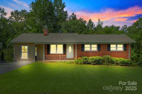 156 Eskimo Drive, Bostic, NC 28018