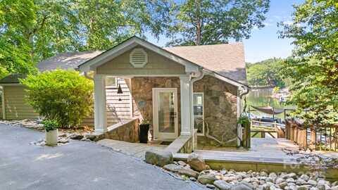 208 Island View Road, Mount Holly, NC 28120