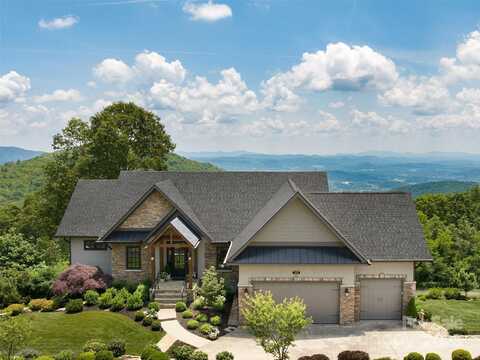 332 Summerset Drive, Hendersonville, NC 28792