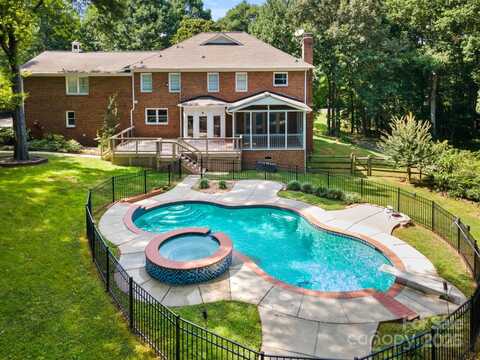 1134 Willow Oaks Trail, Matthews, NC 28104