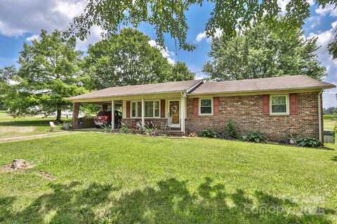 2809 Ralph Road, Boonville, NC 27011