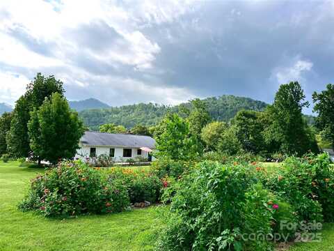 32 Sugar Cove Road, Weaverville, NC 28787
