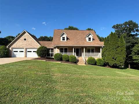 1335 33rd Avenue Drive NE, Hickory, NC 28601