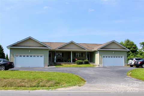 544 Tracy Grove Road, Flat Rock, NC 28731