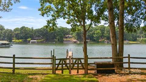 6836 Summer Hill Drive, Denver, NC 28037