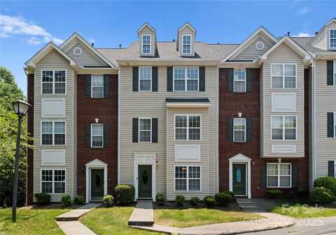10094 Treeside Lane, Matthews, NC 28105