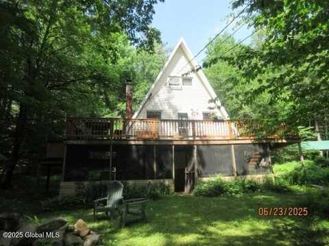 28 Pine Place, Hadley, NY 12835