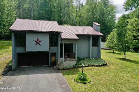 236 Angel Road, Corinth, NY 12833