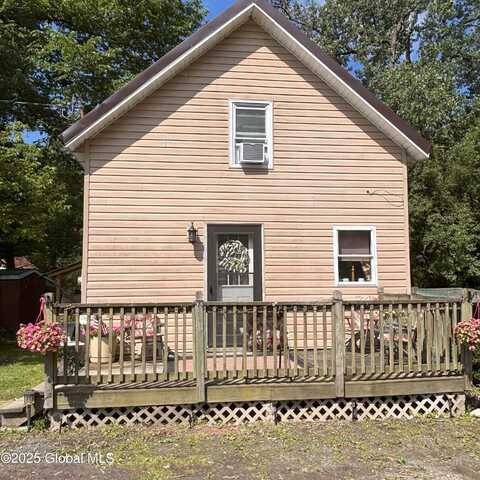 15 Mill Yard Road, Petersburgh, NY 12138