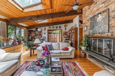 88 Hillyndale Road, Mansfield Center, CT 06268