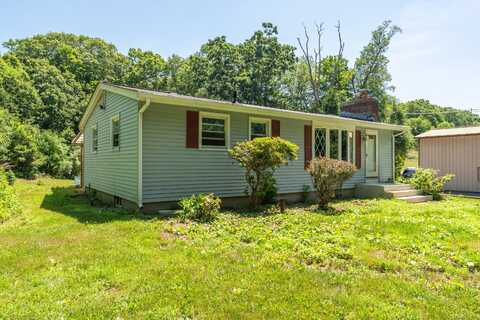 37 Chesterfield Road, Montville, CT 06370