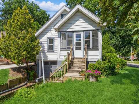 2928 34th Street, Des Moines, IA 50310