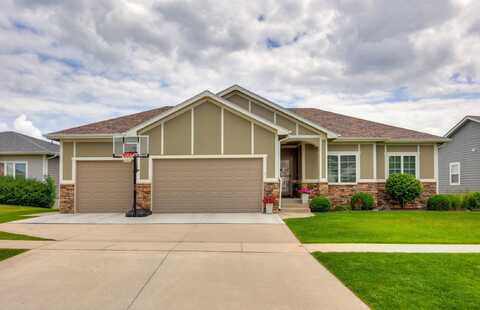9824 Dunmore Circle, Johnston, IA 50131