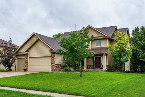 8700 Wooded Point Drive, Johnston, IA 50131