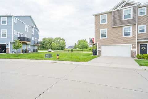 2714 NW Lois Lane, Ankeny, IA 50023