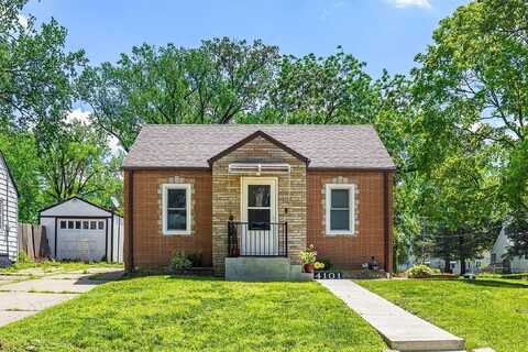 4101 Oxford Street, Des Moines, IA 50313